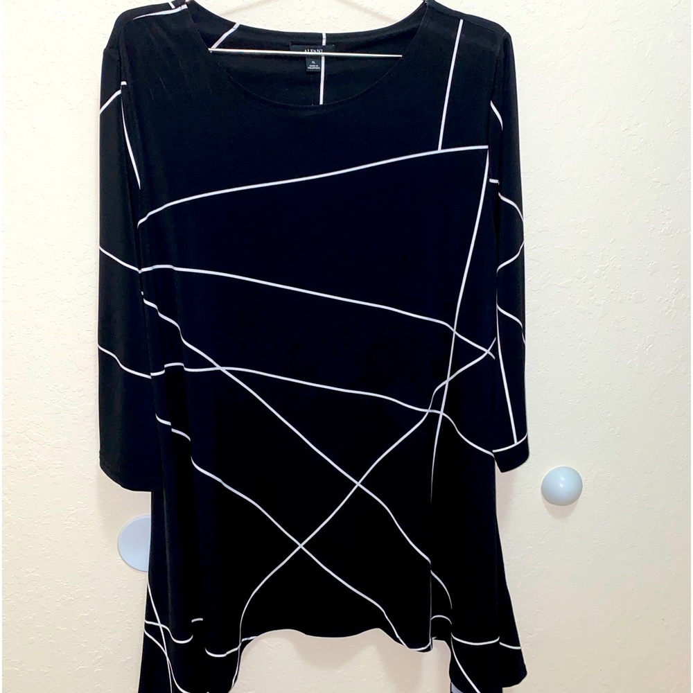 NWT Swing top
